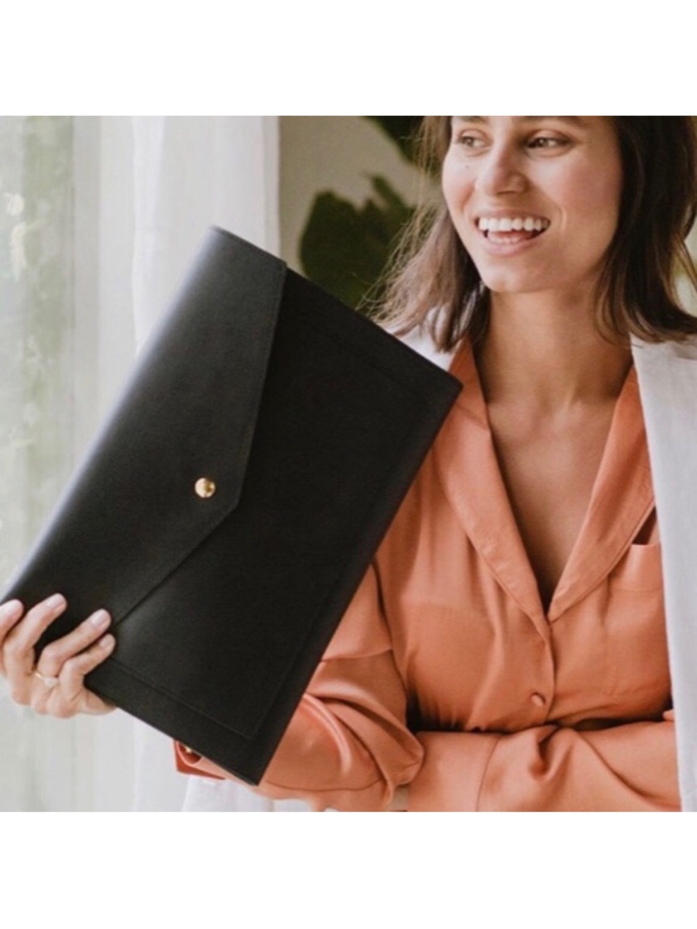 NEW Causebox  Glass Ladder & Co Black Clutch Laptop Case‎